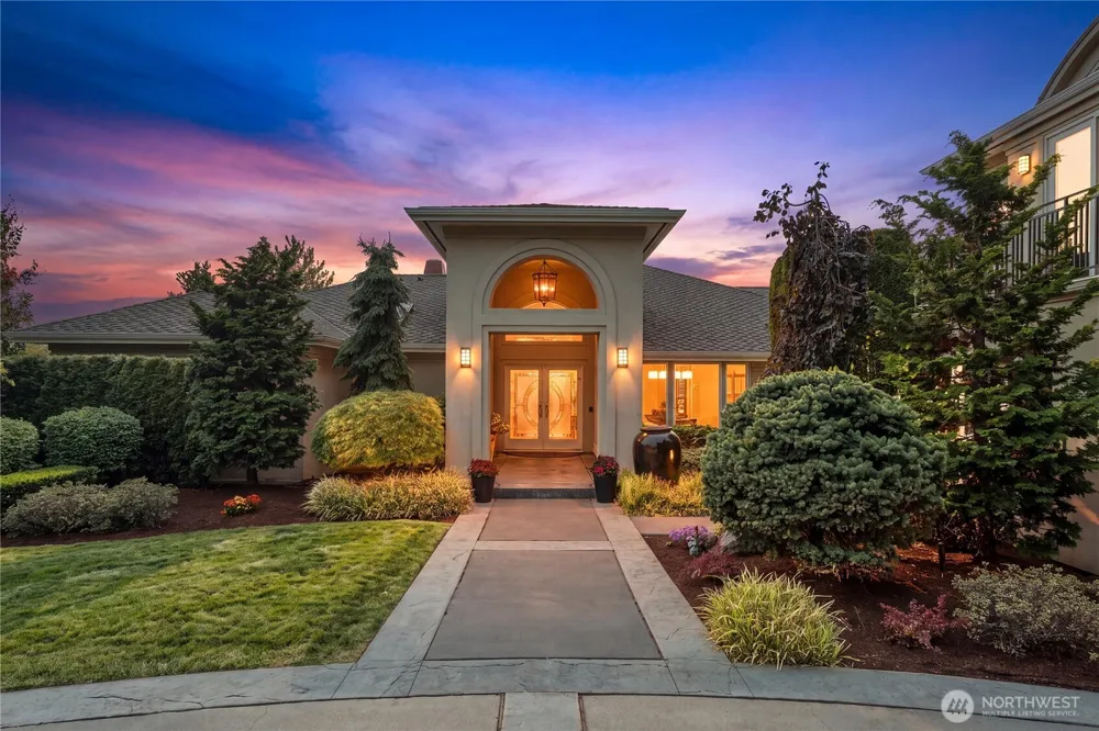 1365 92nd Avenue NE Clyde Hill, WA 98004