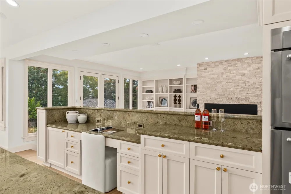 1365 92nd Avenue NE Clyde Hill, WA 98004