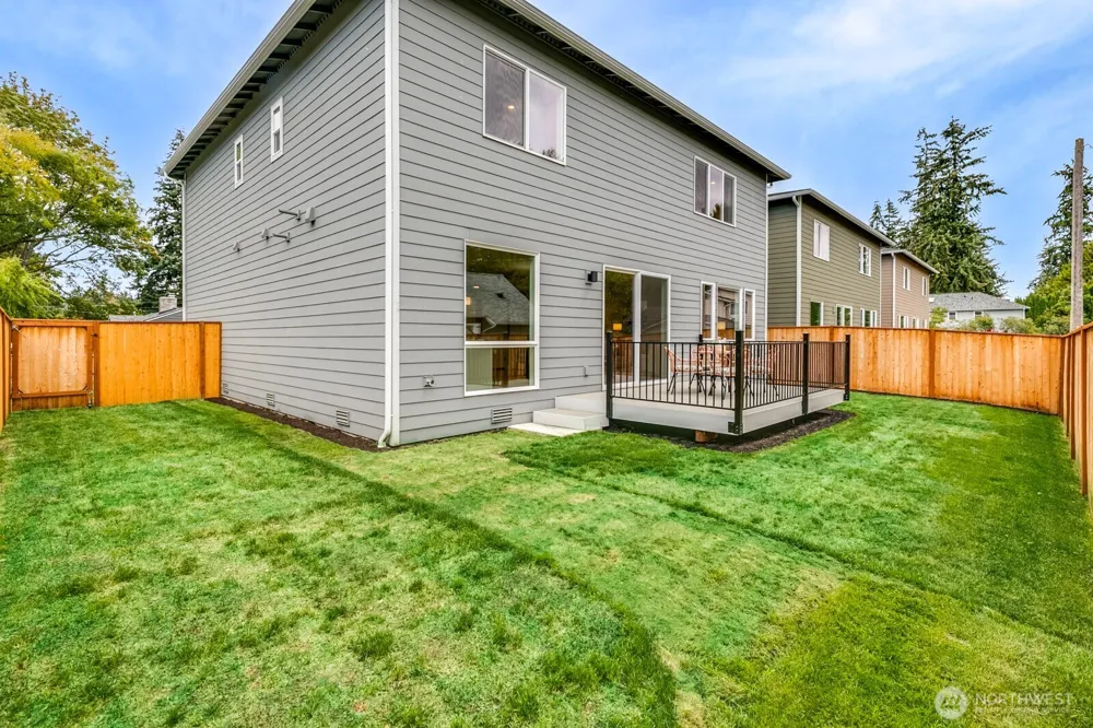 18554 Stone Avenue Shoreline, WA 98133