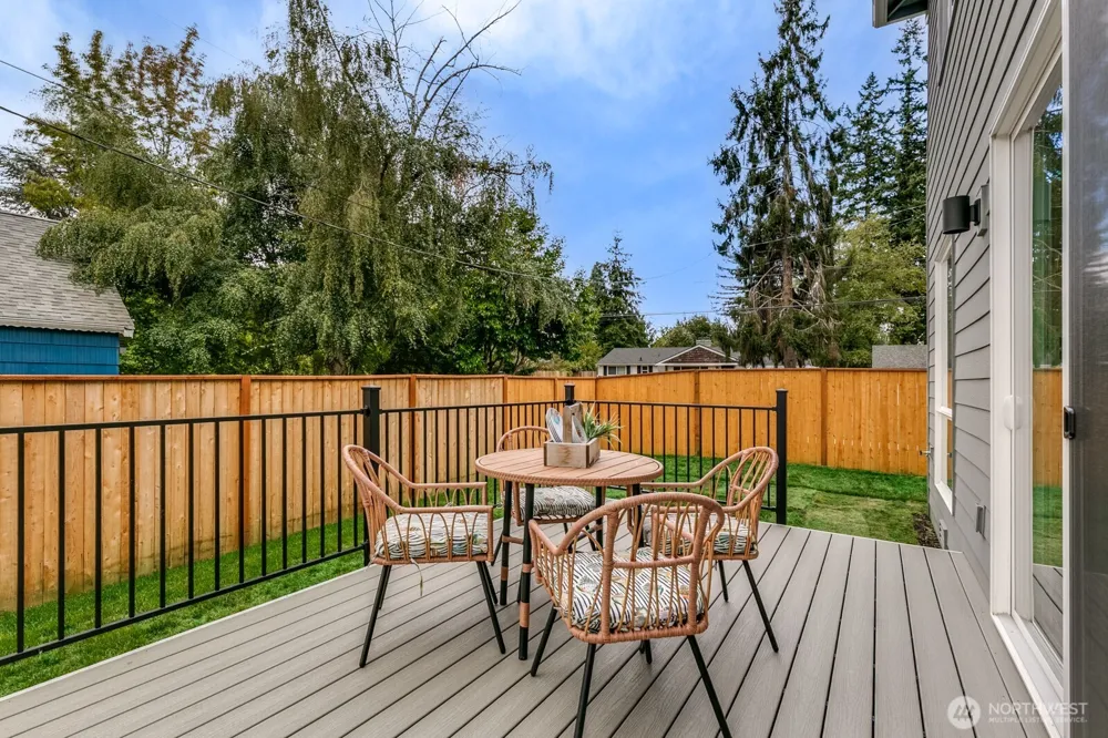 18554 Stone Avenue Shoreline, WA 98133