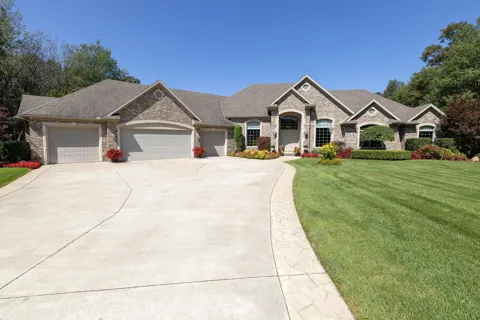 33117 Lake Forest Court