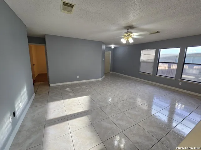 10311 FORK CRK San Antonio, TX 78245
