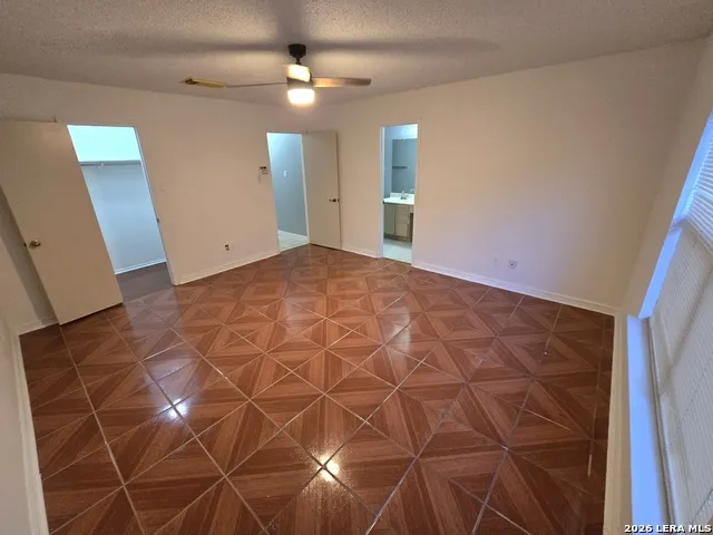 10311 FORK CRK San Antonio, TX 78245