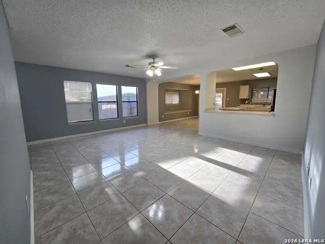 10311 FORK CRK San Antonio, TX 78245
