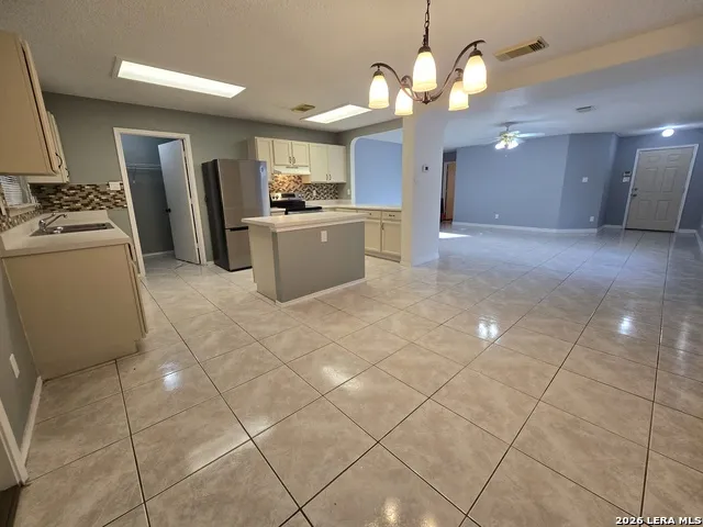 10311 FORK CRK San Antonio, TX 78245