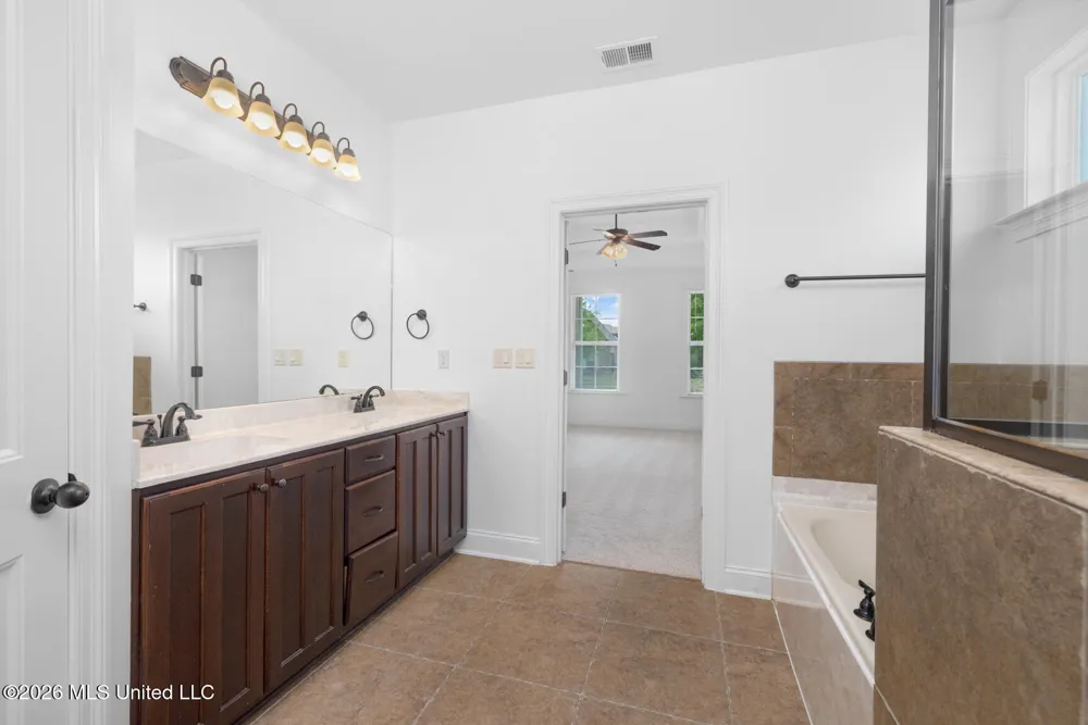 4656 E Dublin Circle Olive Branch, MS 38654