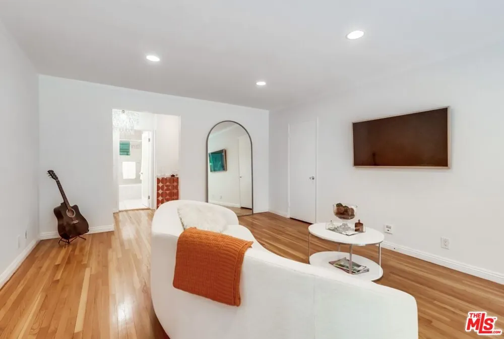 1275 Havenhurst Drive West Hollywood, CA 90046
