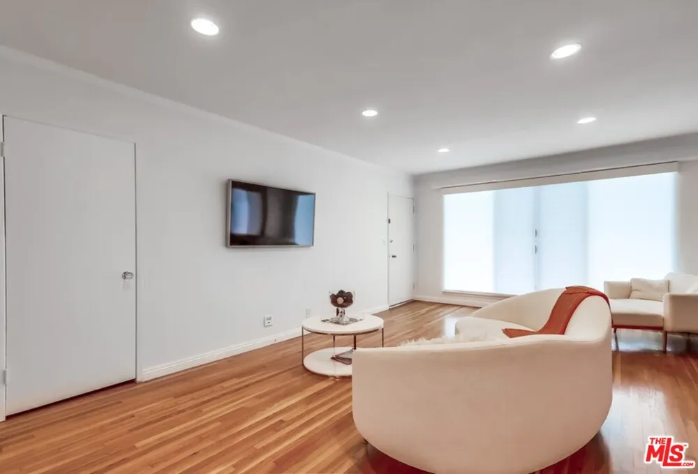 1275 Havenhurst Drive West Hollywood, CA 90046