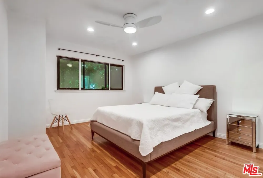 1275 Havenhurst Drive West Hollywood, CA 90046