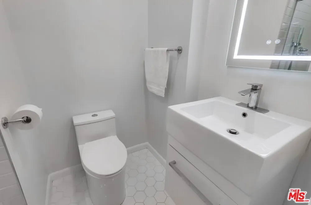 1275 Havenhurst Drive West Hollywood, CA 90046