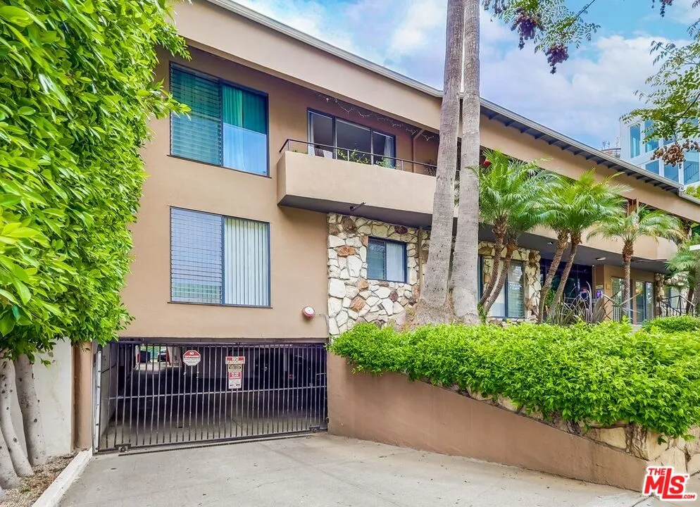 1275 Havenhurst Drive West Hollywood, CA 90046