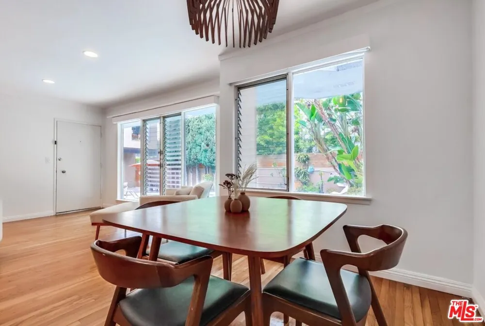 1275 Havenhurst Drive West Hollywood, CA 90046