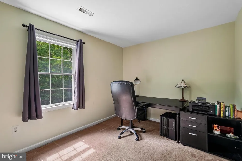 8212 HONEYSUCKLE ROAD Manassas, VA 20112