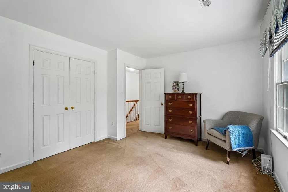 8212 HONEYSUCKLE ROAD Manassas, VA 20112