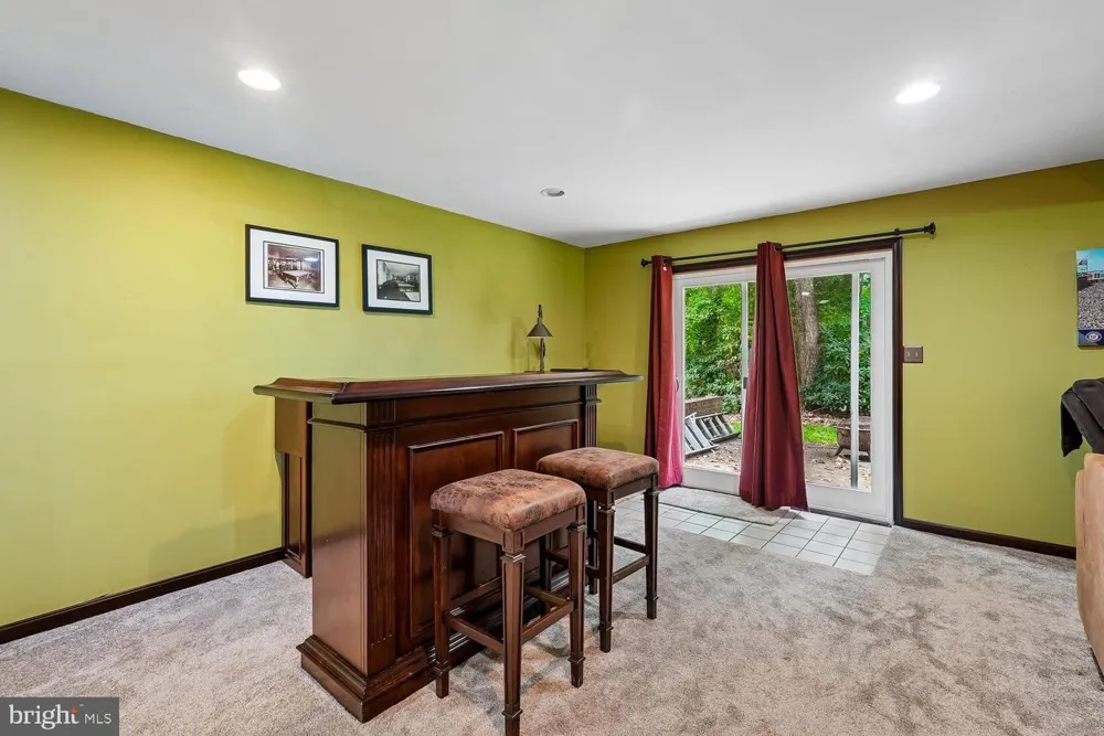 8212 HONEYSUCKLE ROAD Manassas, VA 20112