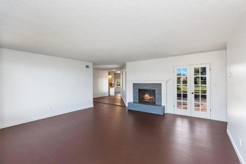 513 Canyon Drive Solana Beach, CA 92075