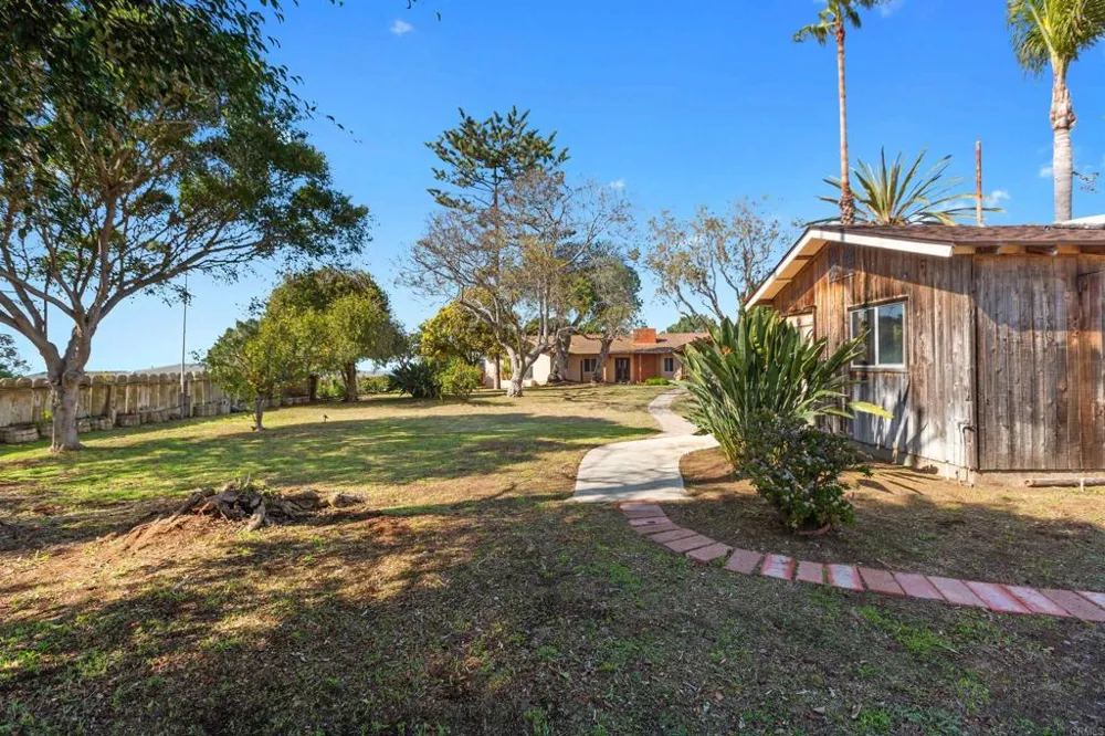 513 Canyon Drive Solana Beach, CA 92075