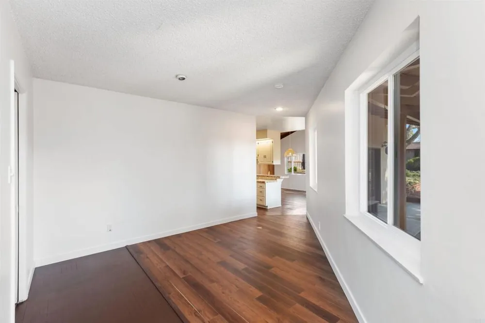 513 Canyon Drive Solana Beach, CA 92075
