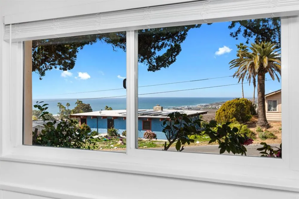513 Canyon Drive Solana Beach, CA 92075