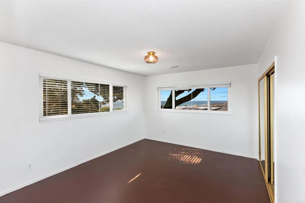 513 Canyon Drive Solana Beach, CA 92075