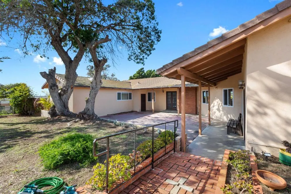 513 Canyon Drive Solana Beach, CA 92075