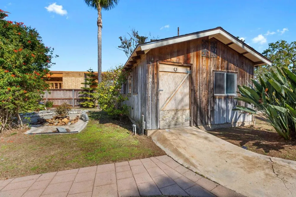 513 Canyon Drive Solana Beach, CA 92075