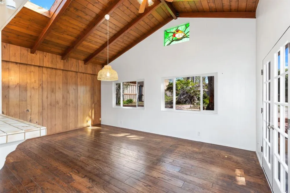 513 Canyon Drive Solana Beach, CA 92075