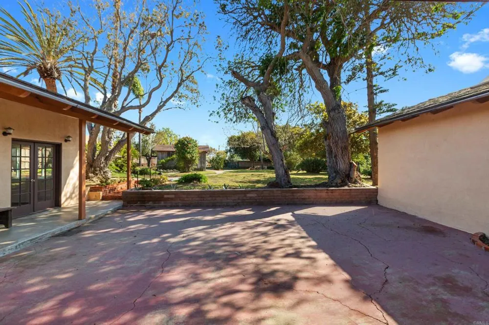 513 Canyon Drive Solana Beach, CA 92075