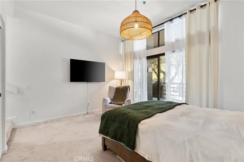 1050 Seco #102 Pasadena, CA 91103