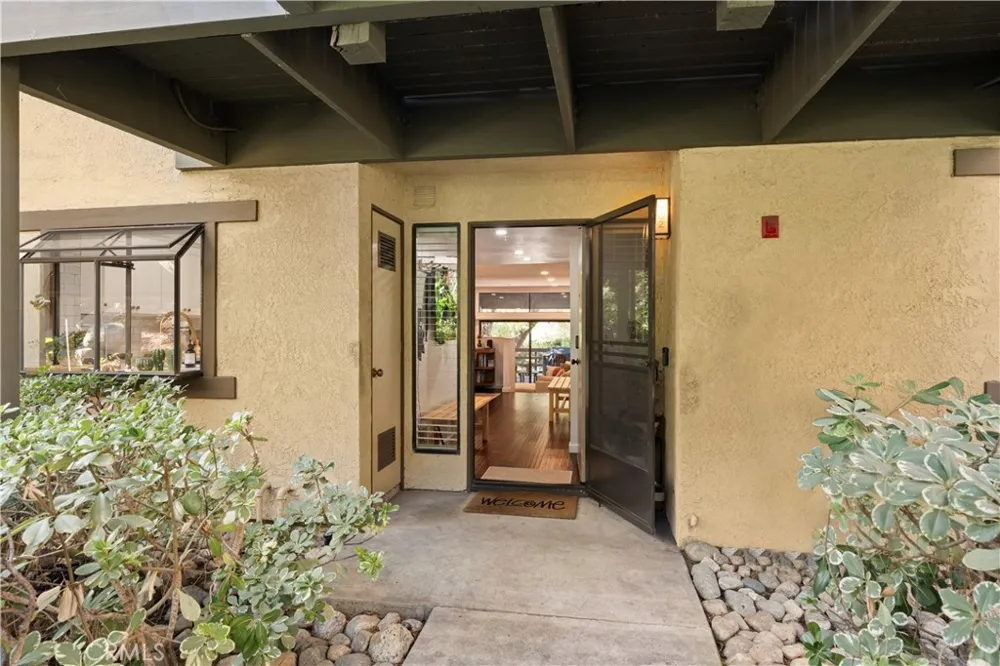 1050 Seco #102 Pasadena, CA 91103