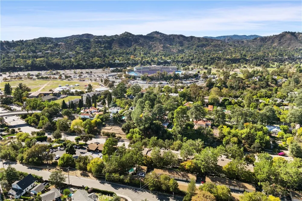 1050 Seco #102 Pasadena, CA 91103
