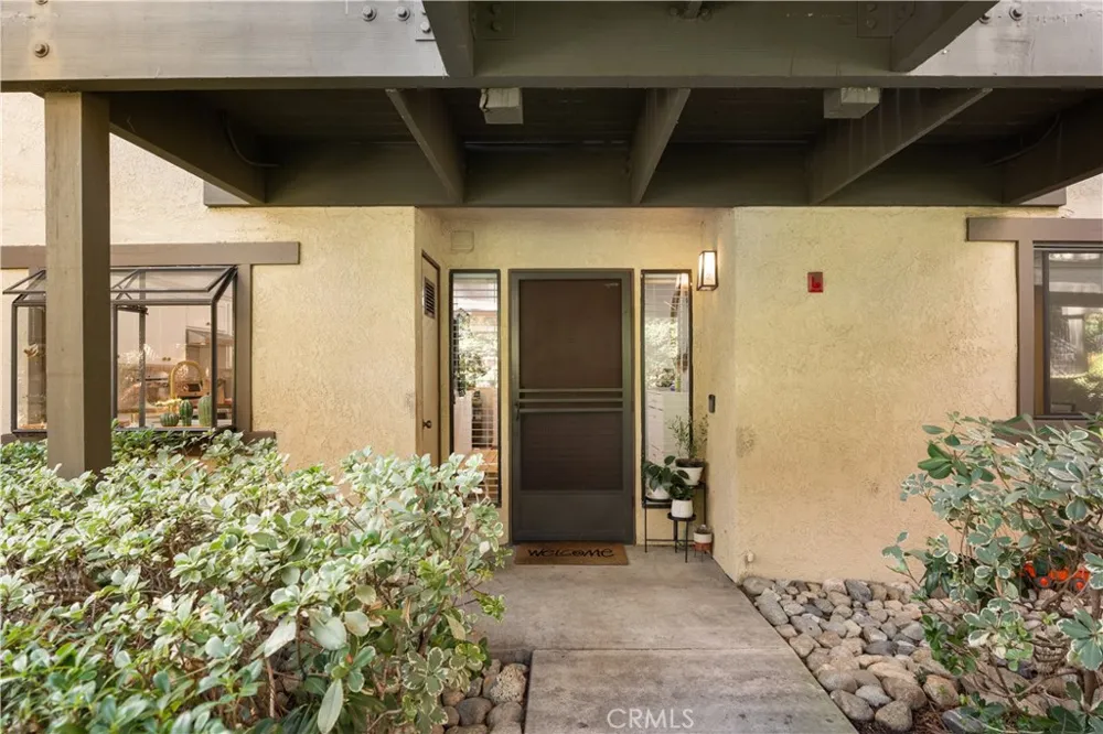1050 Seco #102 Pasadena, CA 91103