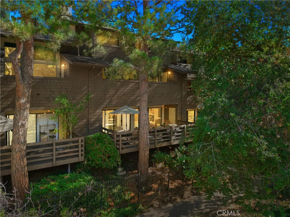 1050 Seco #102 Pasadena, CA 91103