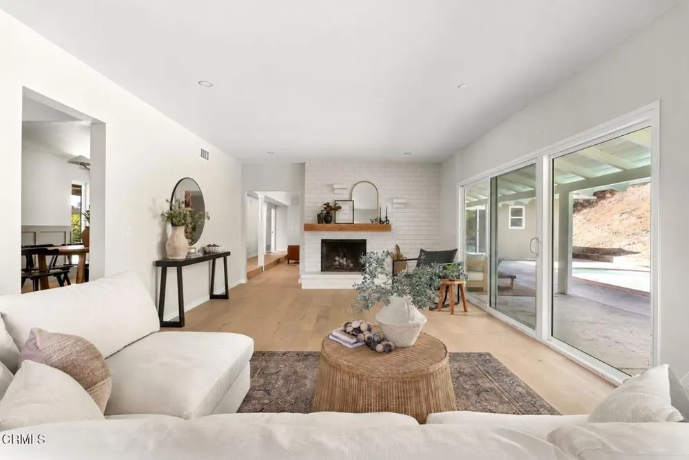 615 Camino Verde Thousand Oaks, CA 91360