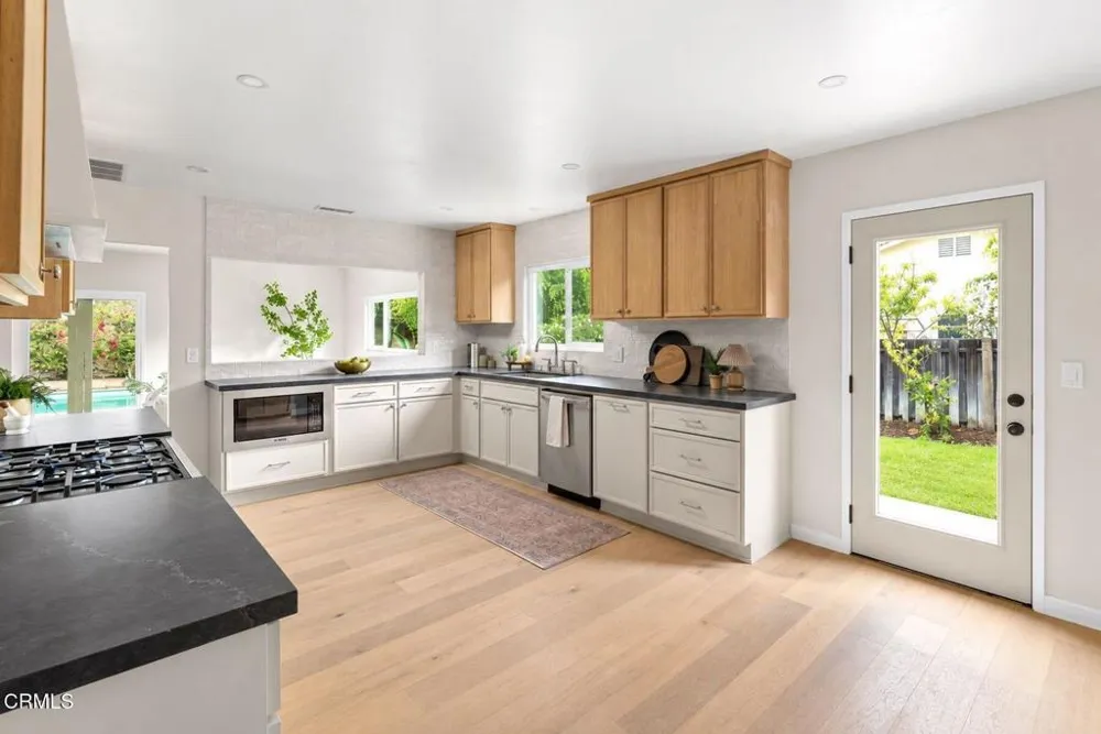 615 Camino Verde Thousand Oaks, CA 91360