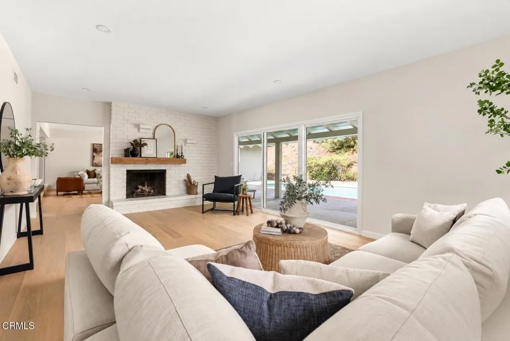 615 Camino Verde Thousand Oaks, CA 91360