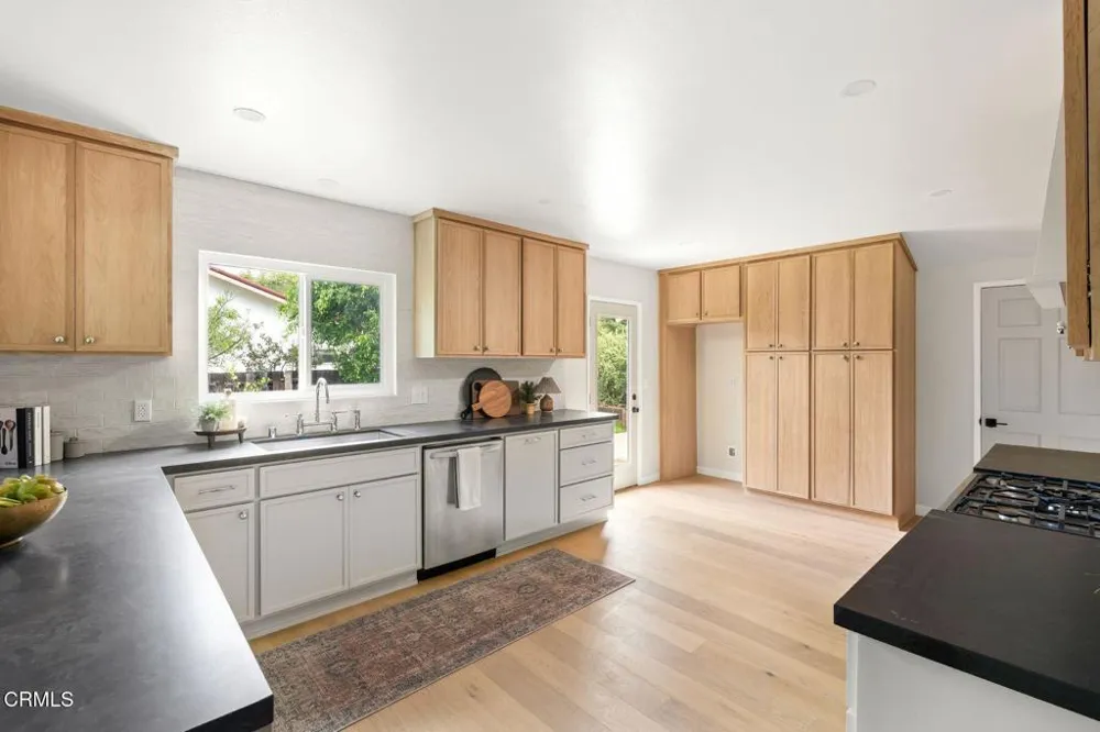 615 Camino Verde Thousand Oaks, CA 91360