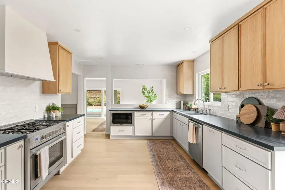 615 Camino Verde Thousand Oaks, CA 91360