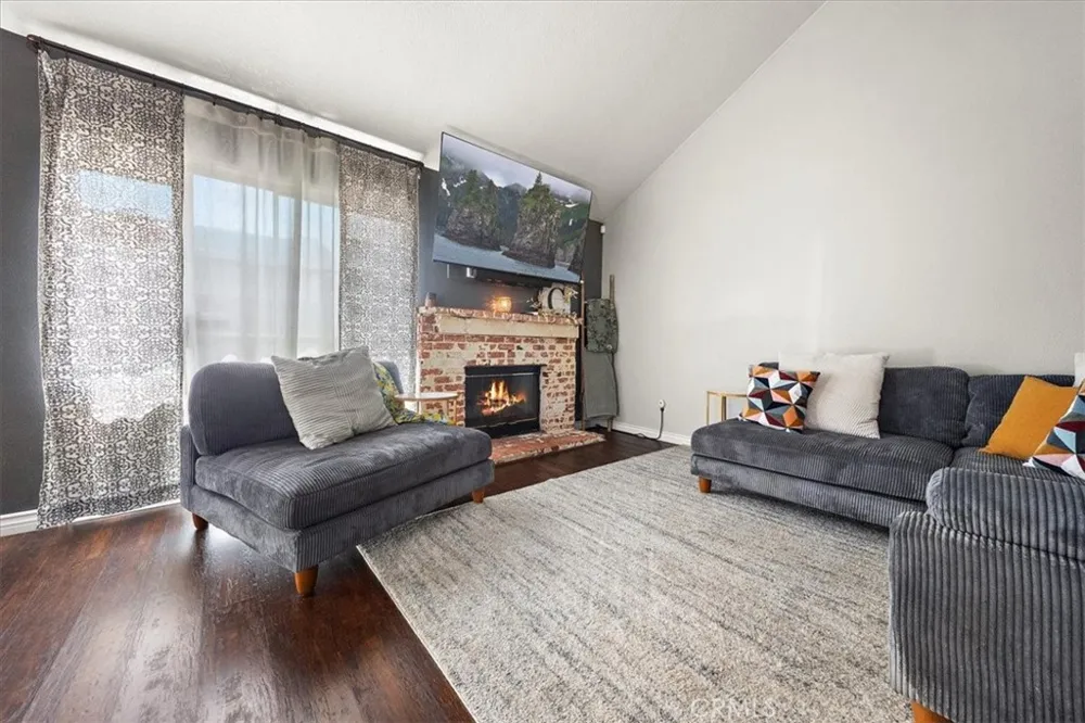 1620 Iron Horse Colton, CA 92324