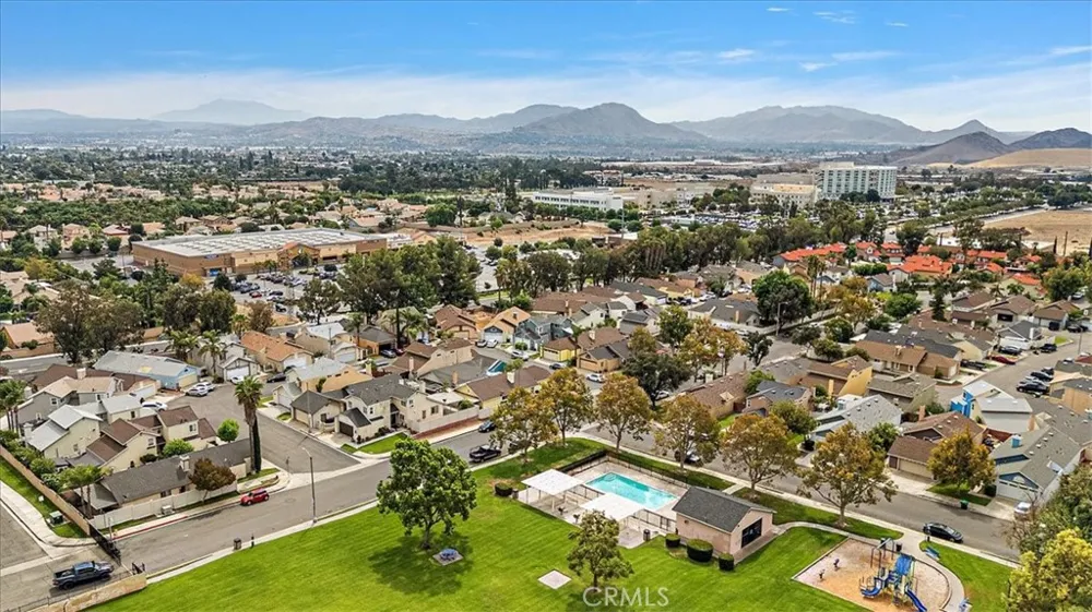 1620 Iron Horse Colton, CA 92324