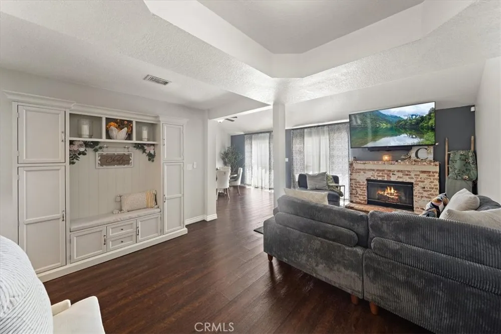 1620 Iron Horse Colton, CA 92324