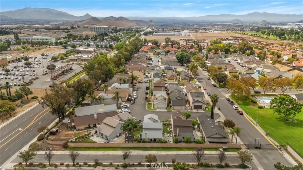 1620 Iron Horse Colton, CA 92324