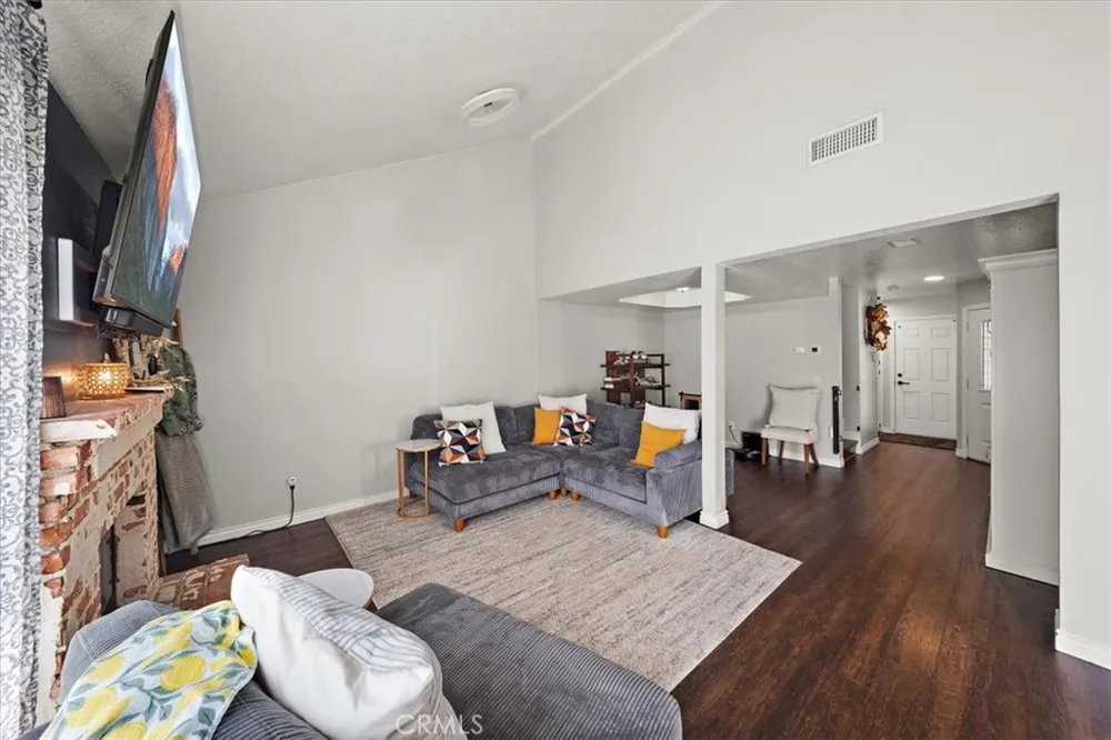 1620 Iron Horse Colton, CA 92324
