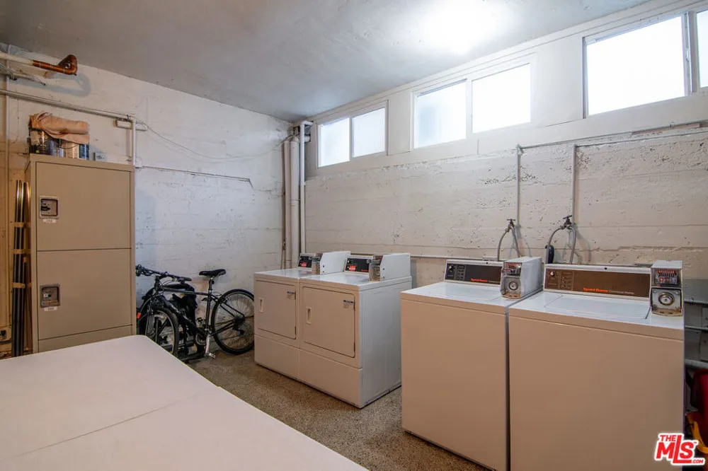 340 Oakhurst Drive #205 Beverly Hills, CA 90210
