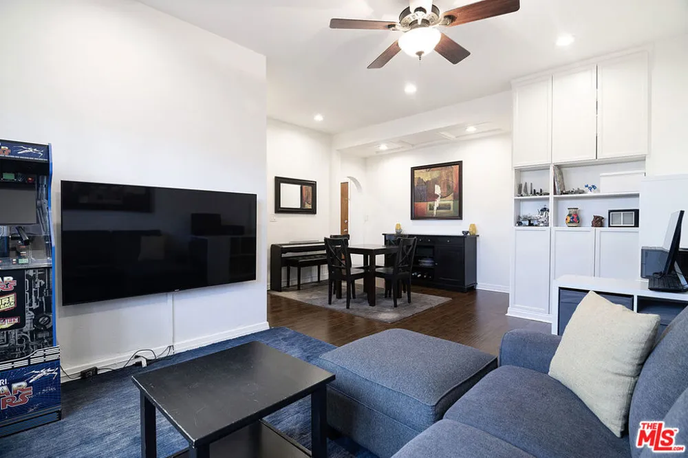 340 Oakhurst Drive #205 Beverly Hills, CA 90210