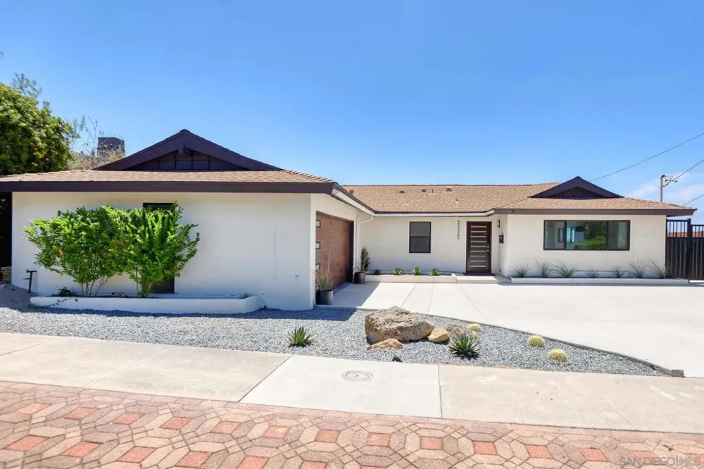 2222 Bahia Dr La Jolla, CA 92037