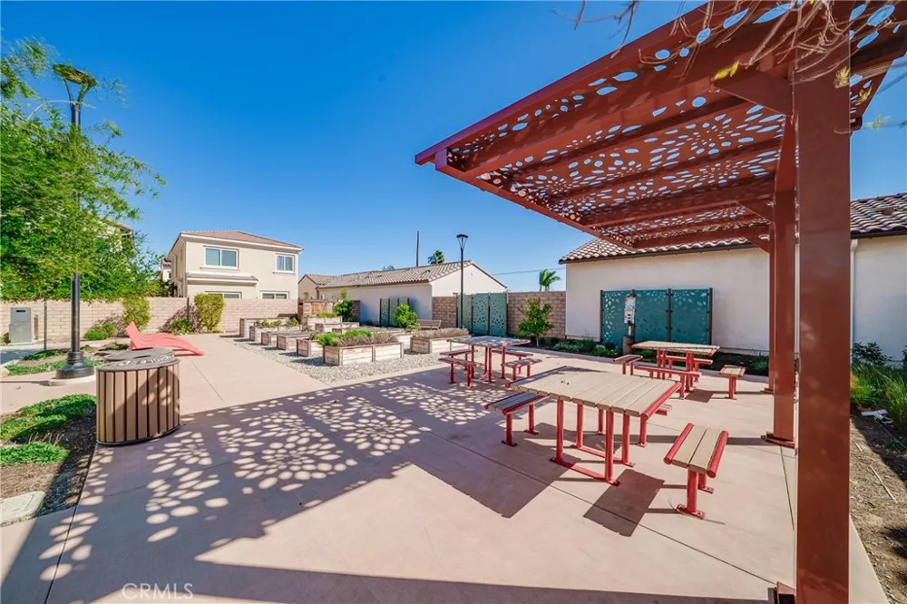 208 Bonita Rialto, CA 92376