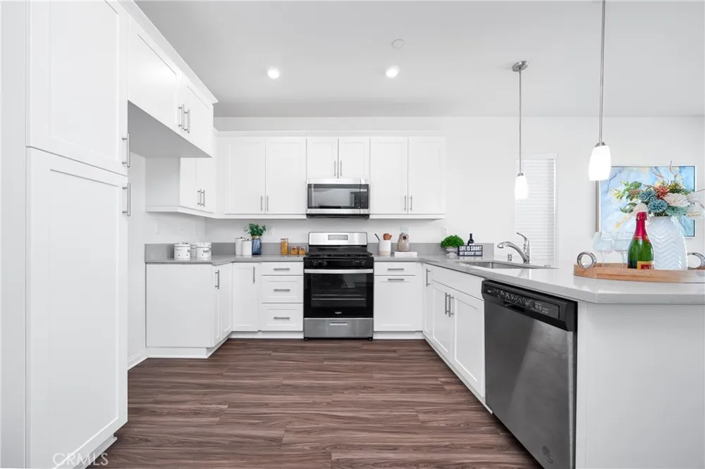 208 Bonita Rialto, CA 92376