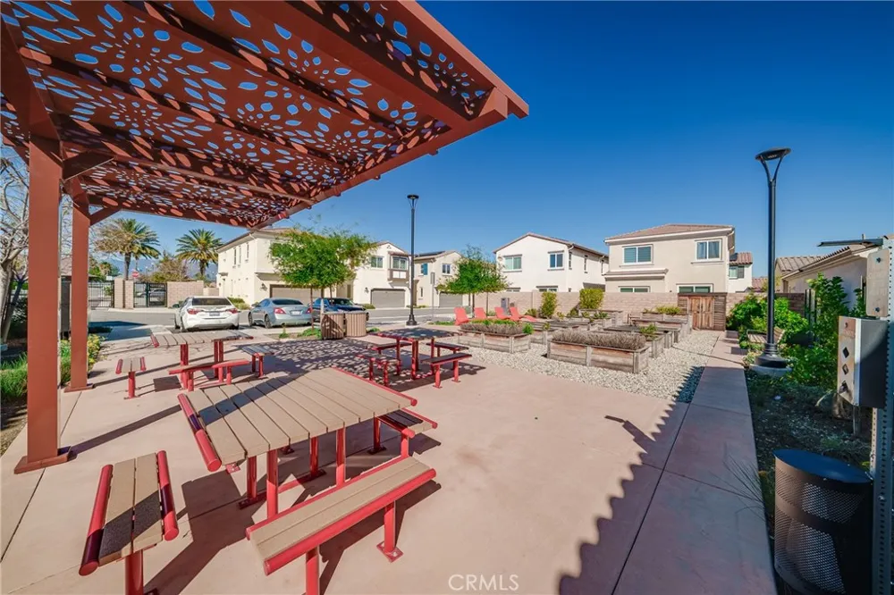 208 Bonita Rialto, CA 92376