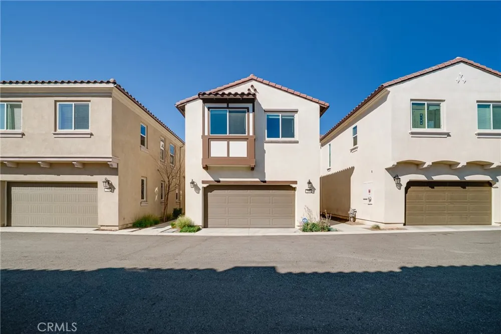 208 Bonita Rialto, CA 92376